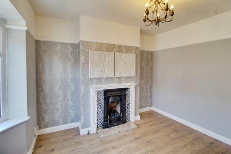 3 bedroom Terraced House for sale in Glamis Road, Town Moor, Doncaster, DN2