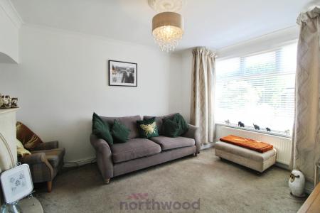 4 bedroom Semi-detached house for sale in Marlborough Road, Town Moor, Doncaster, DN2
