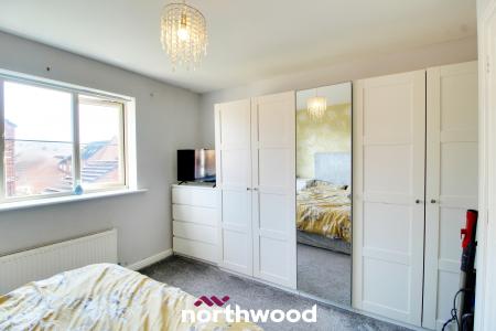 2 bedroom Terraced House for sale in Parkgate, Goldthorpe, S63