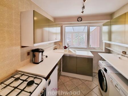 2 bedroom Detached house for sale in Riverside Drive, Sprotbrough, Doncaster, DN5