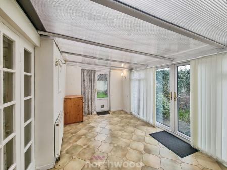 2 bedroom Bungalow for sale in Shires Close, Sprotbrough, Doncaster, DN5