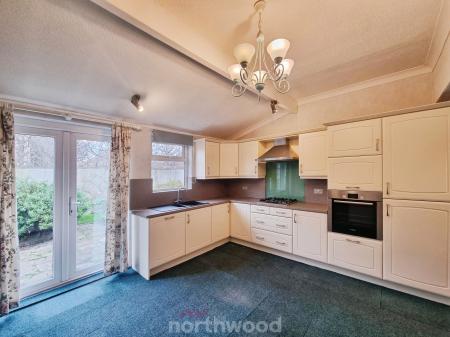 2 bedroom Bungalow for sale in Shires Close, Sprotbrough, Doncaster, DN5