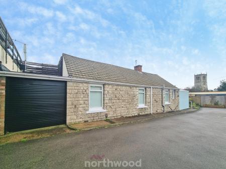 2 bedroom Bungalow for sale in Shires Close, Sprotbrough, Doncaster, DN5