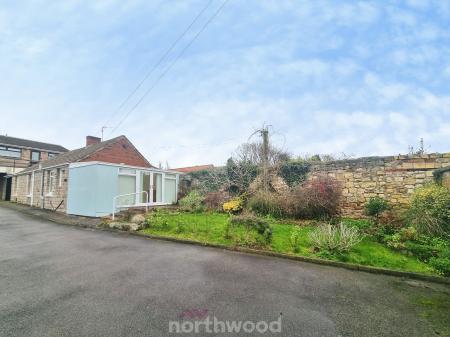 2 bedroom Bungalow for sale in Shires Close, Sprotbrough, Doncaster, DN5