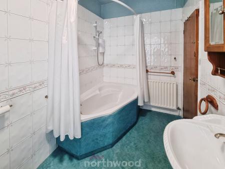 2 bedroom Bungalow for sale in Shires Close, Sprotbrough, Doncaster, DN5