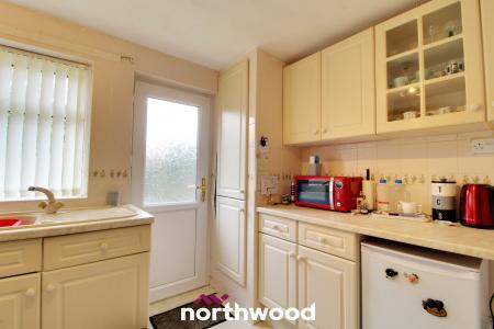 1 bedroom Detached bungalow for sale in Wensley Cresent, Bessacarr, Doncaster, DN4