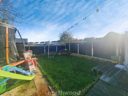 2 bedroom Semi-detached house for sale in Sunnymede Terrace, Askern, Doncaster, DN6