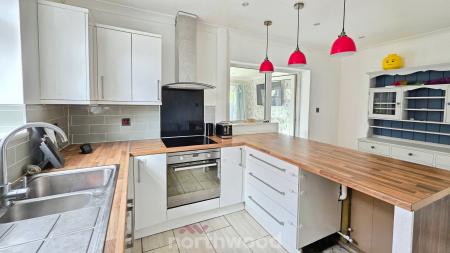 2 bedroom Semi-detached house for sale in Sunnymede Terrace, Askern, Doncaster, DN6
