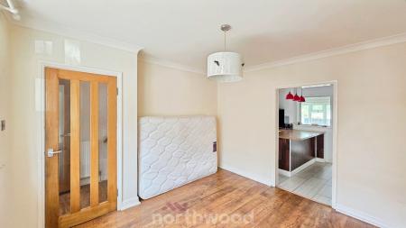 2 bedroom Semi-detached house for sale in Sunnymede Terrace, Askern, Doncaster, DN6