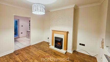 2 bedroom Semi-detached house for sale in Sunnymede Terrace, Askern, Doncaster, DN6