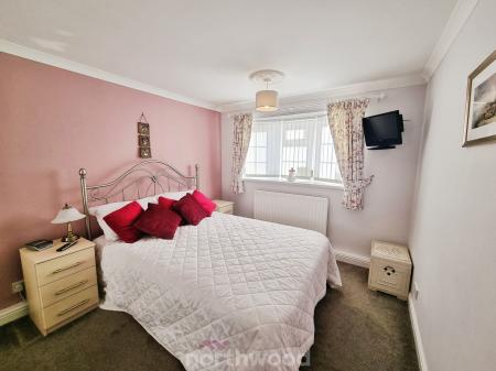 2 bedroom Semi-detached bungalow for sale in Moorfield Drive, Armthorpe, Doncaster, DN3