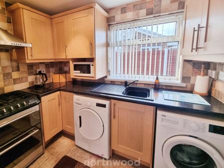 2 bedroom Semi-detached bungalow for sale in Moorfield Drive, Armthorpe, Doncaster, DN3