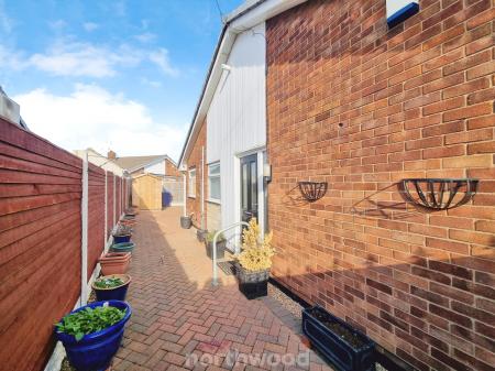 2 bedroom Semi-detached bungalow for sale in Moorfield Drive, Armthorpe, Doncaster, DN3