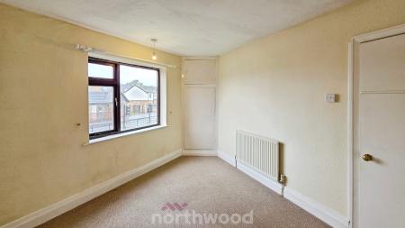 3 bedroom Flat to let in St Helens Road, Belle Vue, Doncaster, DN4