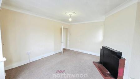 3 bedroom Flat to let in St Helens Road, Belle Vue, Doncaster, DN4