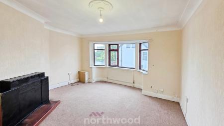 3 bedroom Flat to let in St Helens Road, Belle Vue, Doncaster, DN4