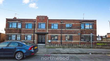 3 bedroom Flat to let in St Helens Road, Belle Vue, Doncaster, DN4