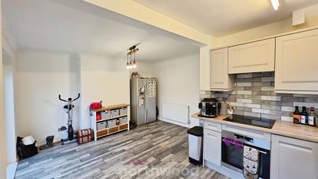 3 bedroom Semi-detached house for sale in Oakhill Road, Wheatley Hills, Doncaster, DN2