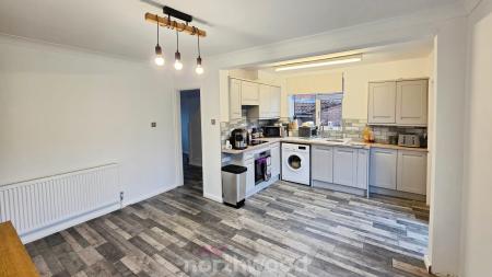 3 bedroom Semi-detached house for sale in Oakhill Road, Wheatley Hills, Doncaster, DN2