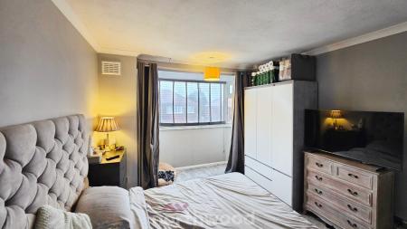 3 bedroom Semi-detached house for sale in Oakhill Road, Wheatley Hills, Doncaster, DN2