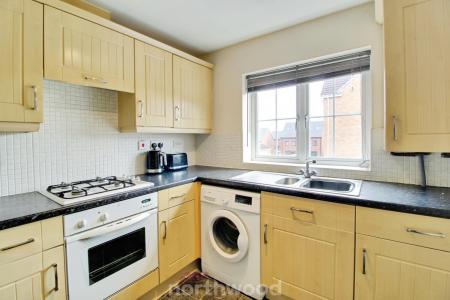 3 bedroom Flat to let in Cavalier Court, Woodfield Plantation, Doncaster, DN4