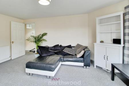 3 bedroom Flat to let in Cavalier Court, Woodfield Plantation, Doncaster, DN4