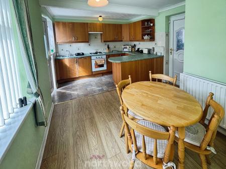 3 bedroom Terraced House for sale in Bootham Crescent, Stainforth, Doncaster, DN7