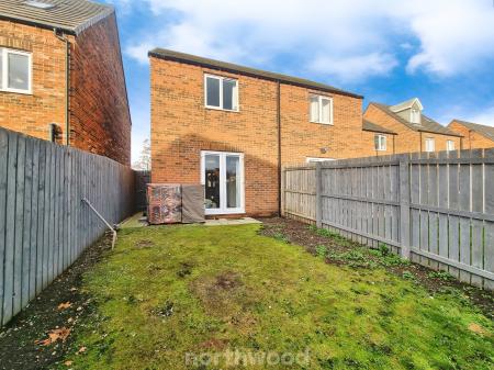 2 bedroom Semi-detached house for sale in Cammidge Way, Bessacarr, Doncaster, DN4