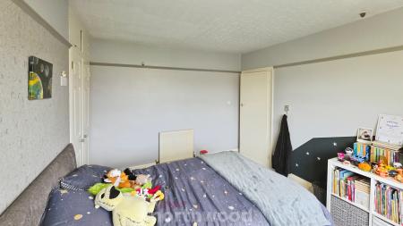 3 bedroom Semi-detached house for sale in Zetland Road, Town Moor, Doncaster, DN2