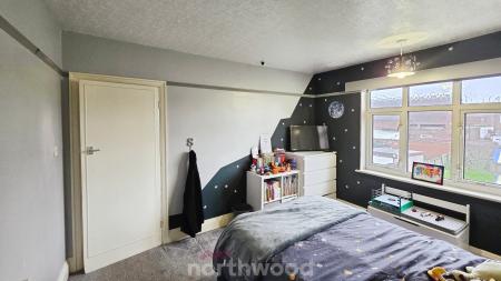 3 bedroom Semi-detached house for sale in Zetland Road, Town Moor, Doncaster, DN2