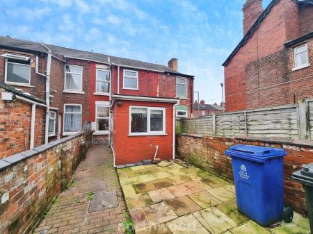 2 bedroom Terraced House for sale in Shadyside, Hexthorpe, Doncaster, DN4