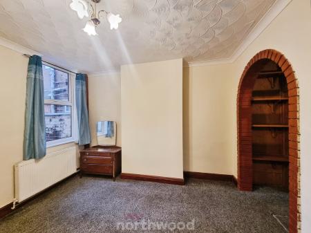 2 bedroom Terraced House for sale in Shadyside, Hexthorpe, Doncaster, DN4