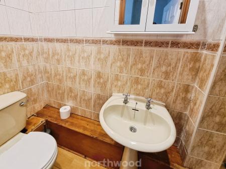 2 bedroom Terraced House for sale in Shadyside, Hexthorpe, Doncaster, DN4