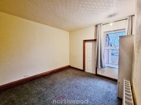 2 bedroom Terraced House for sale in Shadyside, Hexthorpe, Doncaster, DN4