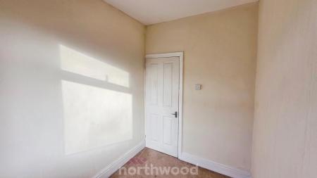 3 bedroom Semi-detached house for sale in Harrowden Road, Wheatley, Doncaster, DN2