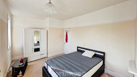 3 bedroom Semi-detached house for sale in Harrowden Road, Wheatley, Doncaster, DN2