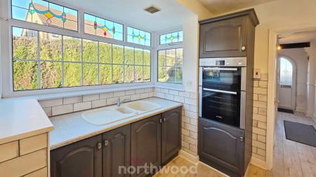 3 bedroom Semi-detached house for sale in Skellow Road, Skellow, Doncaster, DN6