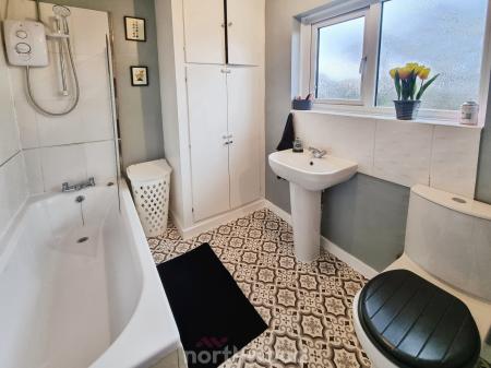 3 bedroom Terraced House for sale in Crossfield Lane, Skellow, Doncaster, DN6