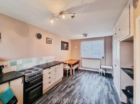 3 bedroom Terraced House for sale in Crossfield Lane, Skellow, Doncaster, DN6