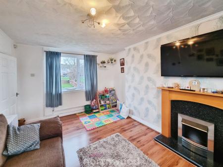 3 bedroom Terraced House for sale in Crossfield Lane, Skellow, Doncaster, DN6