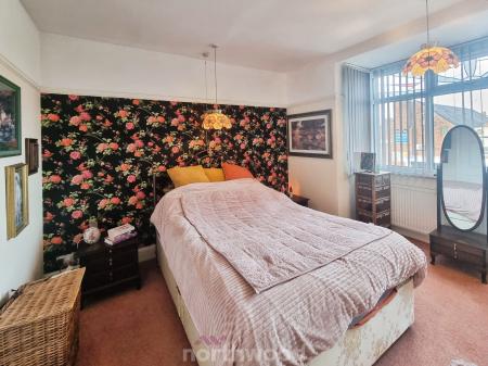 3 bedroom Semi-detached house for sale in Sandringham Road, Town Moor, Doncaster, DN2