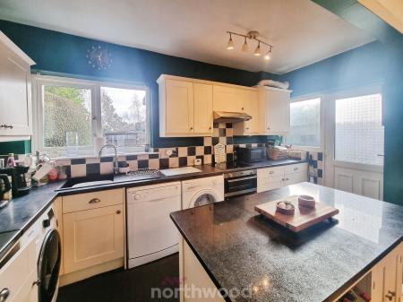 3 bedroom Semi-detached house for sale in Sandringham Road, Town Moor, Doncaster, DN2