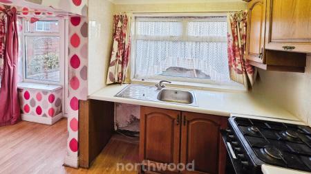 3 bedroom Semi-detached house for sale in Pembroke Avenue, Balby, Doncaster, DN4