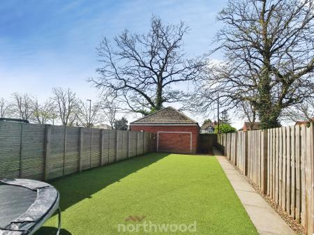 3 bedroom Semi-detached house for sale in Fulwood Drive, Balby, Doncaster, DN4