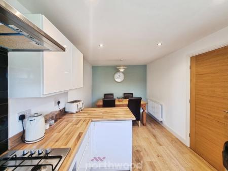 3 bedroom Semi-detached house for sale in Fulwood Drive, Balby, Doncaster, DN4