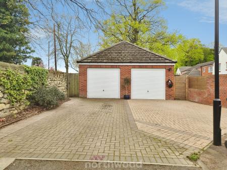 3 bedroom Semi-detached house for sale in Fulwood Drive, Balby, Doncaster, DN4