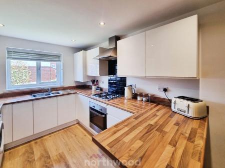 3 bedroom Semi-detached house for sale in Fulwood Drive, Balby, Doncaster, DN4