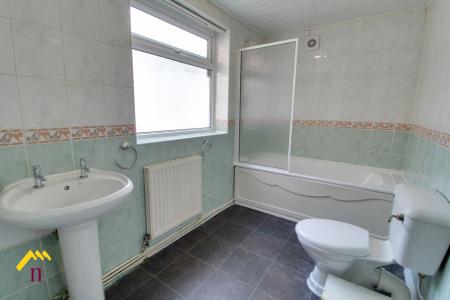 2 bedroom Terraced House for sale in Hunt Lane, Bentley, Doncaster, DN5