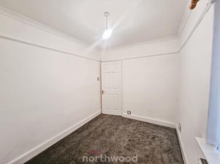 3 bedroom Semi-detached house to let in Austen Avenue, Warmsworth, Doncaster, DN4