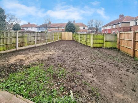 3 bedroom Semi-detached house to let in Austen Avenue, Warmsworth, Doncaster, DN4